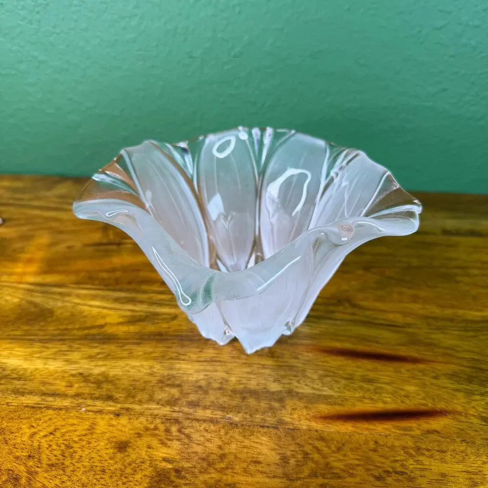 Vintage Frosted Flower Decorative Bowl